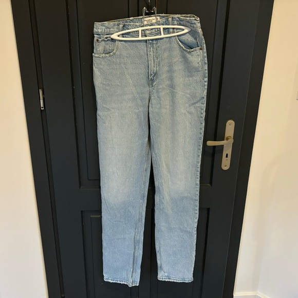 NWOT Ultra High Rise 90s Straight Jean in Light - Picture 1 of 5